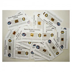 Carte / presentoir avec un fragment Original Nasa STS- 90 ( 007 )