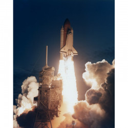 Carte / presentoir avec un fragment Original Nasa STS- 77 (  018 )
