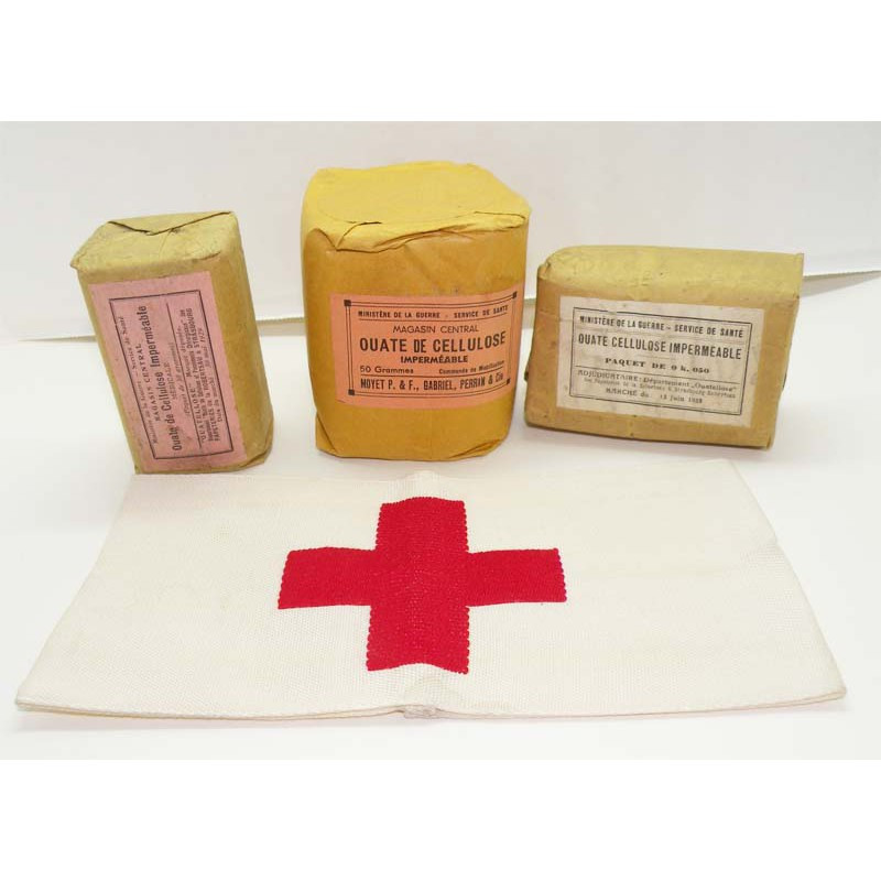 lot d infirmier avec Brassard de neutralité WWII (1 )
