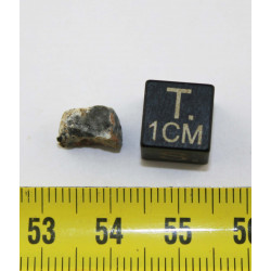 Talon de Météorite Lunaire NWA 14798 dans une boite Feld Breccia (Algérie - 0.49 gramme - 003 **)