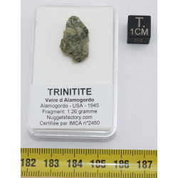 Fragment de trinitite dans...