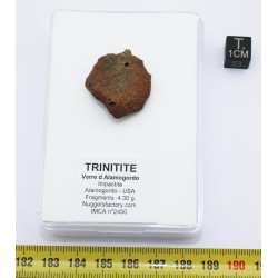 Fragment de trinitite dans une boîte - Verre d Alamogordo (USA - 4.30 grammes - 091*)