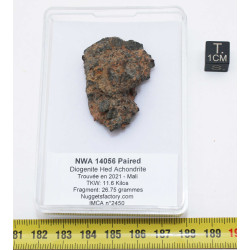 NWA 14056 Paired Achondrite HED Diogénite dans une boite (26.75 Grammes-009 **)