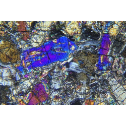 Lame mince de météorite NWA 17016 - Achondrite Diogénite, anormale (NWA - 052**)