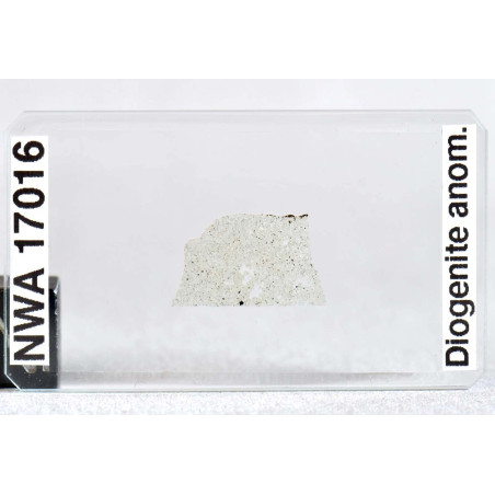 Lame mince de météorite NWA 17016 - Achondrite Diogénite, anormale (NWA - 052**)