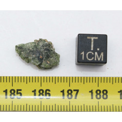 Fragment de trinitite dans une boîte - Verre d Alamogordo (USA - 0.80 gramme - 094*)