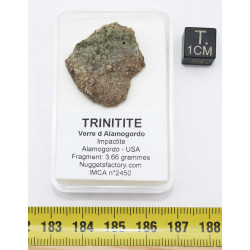 Fragment de trinitite dans une boîte - Verre d Alamogordo (USA - 3.66 grammes - 095*)