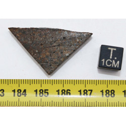 Tranche de Météorite NWA 12577 dans une boite Chondrite L4 ( 8.50 grammes - 001** )