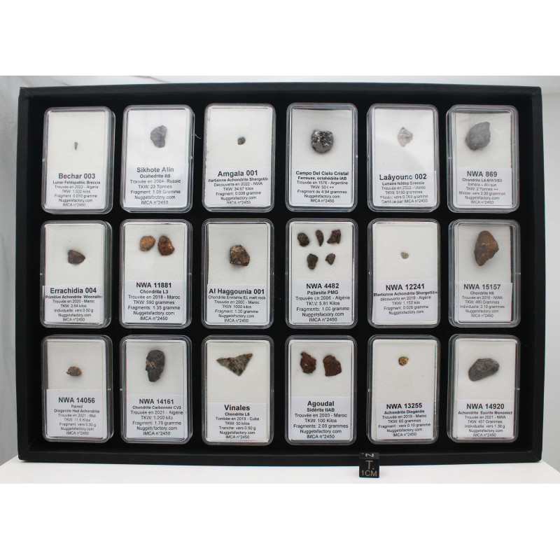 Collection de 18 météorites dans des boites avec un plateau (006 **) Collection de 18 météorites dans des boites avec un plateau (006 **)
