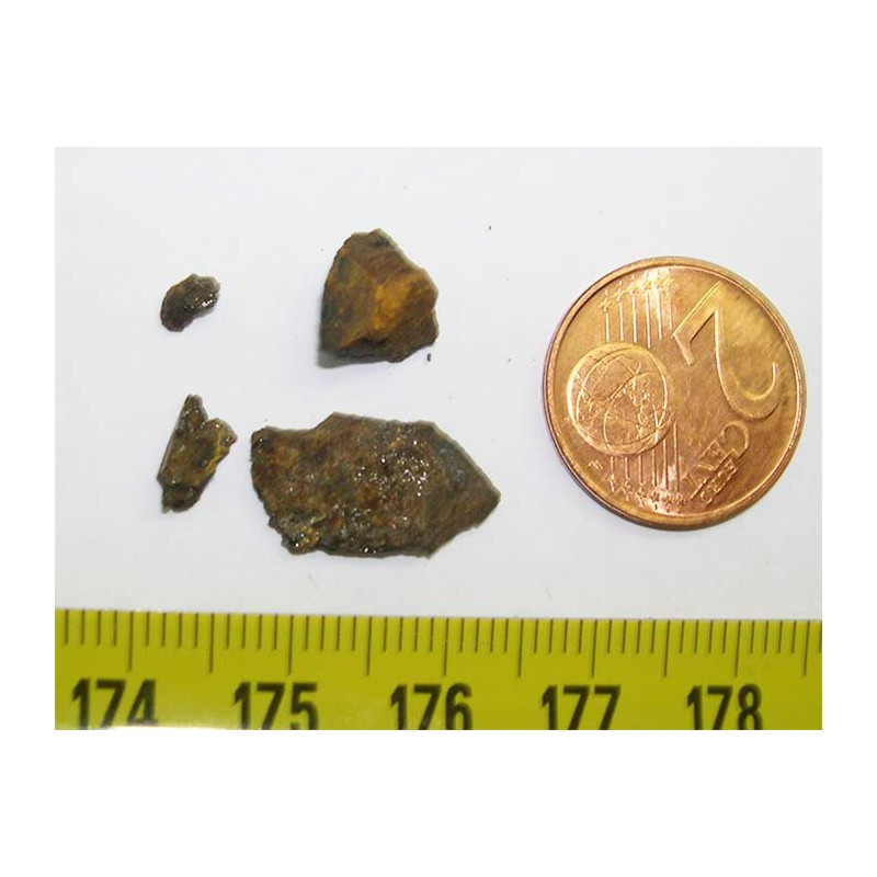 Meteorite Pallasovka - Pallasite ( 1.50 grs - 005 )