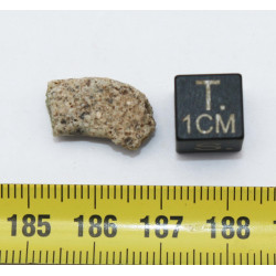 Fragment de trinitite dans une boîte - Verre d Alamogordo (USA - 0.80 gramme - 096*)
