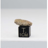 Fragment de trinitite dans une boîte - Verre d Alamogordo (USA - 0.80 gramme - 096*)