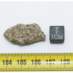 Fragment de trinitite dans une boîte - Verre d Alamogordo (USA - 2.44 grammes - 097*)