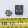 Météorite lunaire Laâyoune 002 dans une boite Feld Breccia (Maroc - 0.254 gramme 058**)