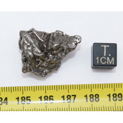 Météorite Campo del Cielo type Cristal dans une boite (Argentine - 22.70 grammes - 075**)