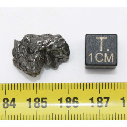 Météorite Campo del Cielo type Cristal dans une boite (Argentine - 5.50 grammes - 079**)