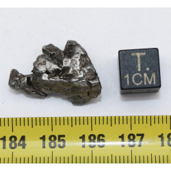 Météorite Campo del Cielo type Cristal dans une boite (Argentine - 8.30 grammes - 080**)