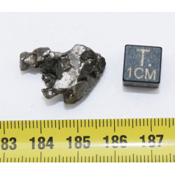 Météorite Campo del Cielo type Cristal dans une boite (Argentine - 8.30 grammes - 080**)
