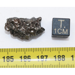 Météorite Campo del Cielo type Cristal dans une boite (Argentine - 9.95 grammes - 081**)