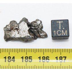 Météorite Campo del Cielo type Cristal dans une boite (Argentine - 6.15 grammes - 085**)