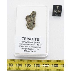 Fragment de trinitite dans une boîte - Verre d Alamogordo (USA - 1.06 grammes - 101*)