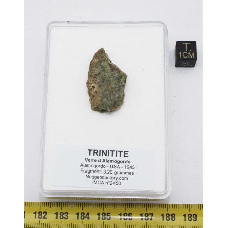 Fragment de trinitite dans une boîte - Verre d Alamogordo (USA - 3.20 grammes - 102*)