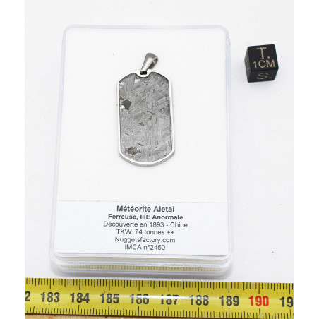 Collier pendentif météorite Aletaï dans une boite avec un cordon en cuir (Chine - 040 **)