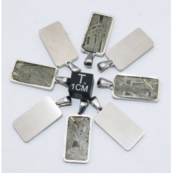 Collier pendentif météorite Aletaï dans une boite avec un cordon en cuir (Chine - 042 **)