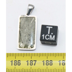 Collier pendentif météorite Aletaï dans une boite avec un cordon en cuir (Chine - 042 **)