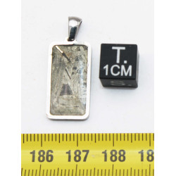Collier pendentif météorite Aletaï dans une boite avec un cordon en cuir (Chine - 043 **)