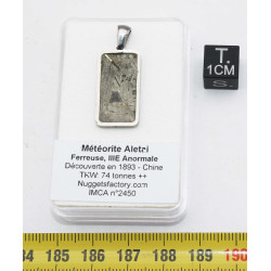 Collier pendentif météorite Aletaï dans une boite avec un cordon en cuir (Chine - 043 **)