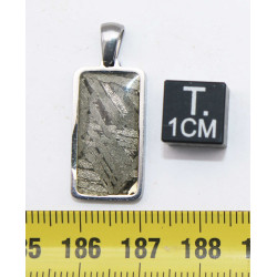 Collier pendentif météorite Aletaï dans une boite avec un cordon en cuir (Chine - 044 **)