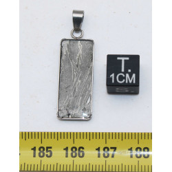 Collier pendentif météorite Aletaï dans une boite avec un cordon en cuir (Chine - 046 **)