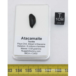 Tectite Atacamaite dans une boite (Chili - 0.68 gramme - 010 **)
