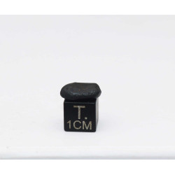 Tectite Atacamaite dans une boite (Chili - 0.54 gramme - 011 **)