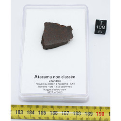 Météorite du désert d'Atacama dans une boite (Chili - 13.55 grammes - 002 **)
