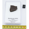 Météorite du désert d'Atacama dans une boite (Chili - 13.55 grammes - 002 **)