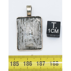 Collier pendentif météorite Aletaï dans une boite avec un cordon en cuir (Chine - 054 **)