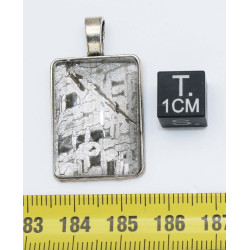 Collier pendentif météorite Aletaï dans une boite avec un cordon en cuir (Chine - 055 **)