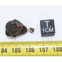 Collier pendentif météorite Chondrite NWA 869 ( Sahara -3.31 grammes - 010** )
