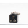 Météorite Lunaire Laâyoune 002 dans une boite Feld Breccia ( Maroc - 0.35 gramme - 062 ** )