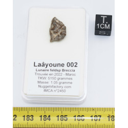 Météorite Lunaire Laâyoune 002 dans une boite Feld Breccia ( Maroc - 1.05 gramme - 063 ** )