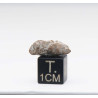 Météorite Lunaire Laâyoune 002 dans une boite Feld Breccia ( Maroc - 1.05 gramme - 063 ** )