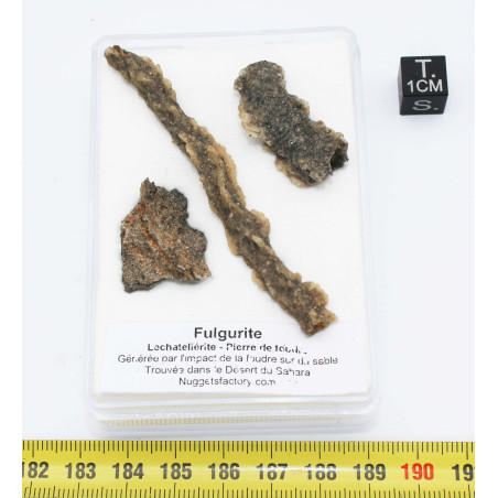 3 Fulgurites dans une boite (Sahara - 010 **)