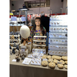 Collier pendentif dent de dinosaure dans une boite - Mosasaure (Maroc - 068**)