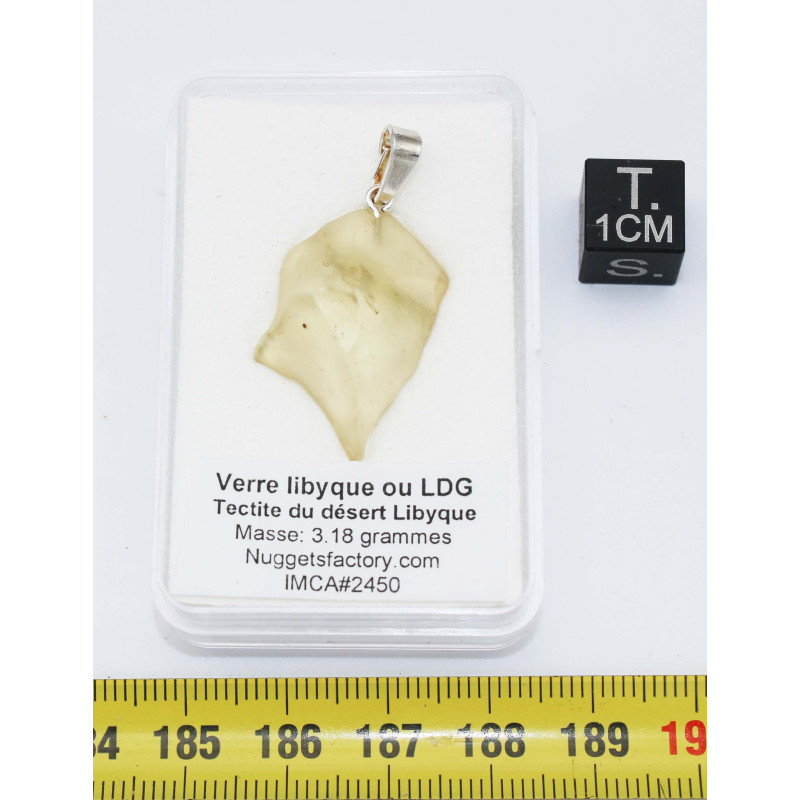 Collier pendentif en Verre Libyque ( 3.18 grammes - 018 ** )