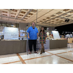 Tranche de Météorite Kumtag 002 dans une boite - Chondrite L4( Chine - 3.10 grammes -  001 ** )