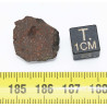 Talon de Météorite JAH 933 dans une boite Chondrite H3 (Oman - 4.30 grammes - 004** )