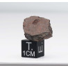 Talon de Météorite JAH 933 dans une boite Chondrite H3 (Oman - 4.30 grammes - 004** )
