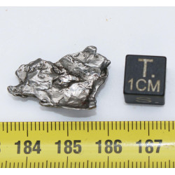 Météorite Campo del Cielo type Cristal dans une boite (Argentine - 5.90 grammes - 087 **)